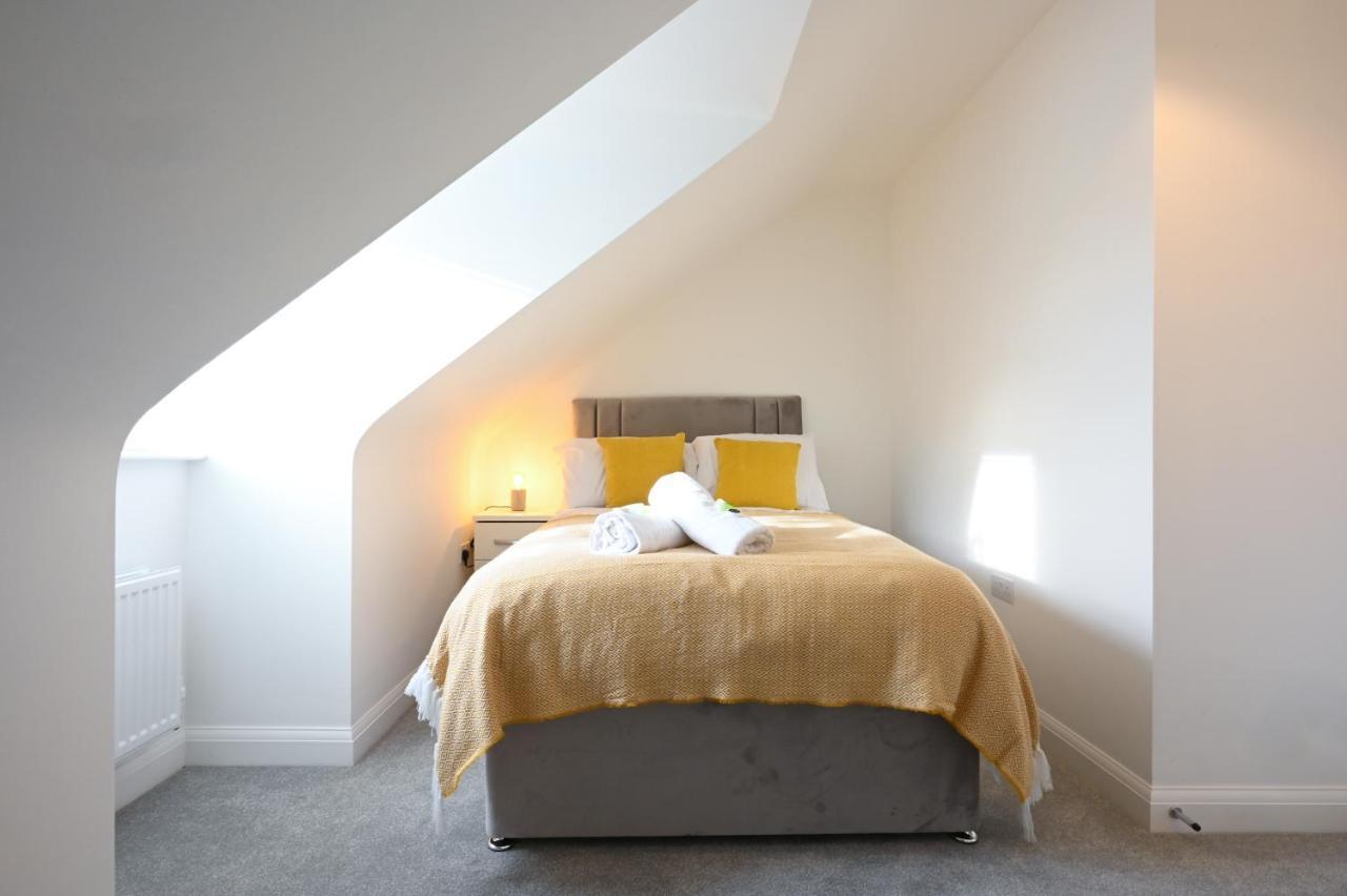 Luxury 4 Bed House With Gated Parking In The Heart Of Birmingham! Apartment Bagian luar foto