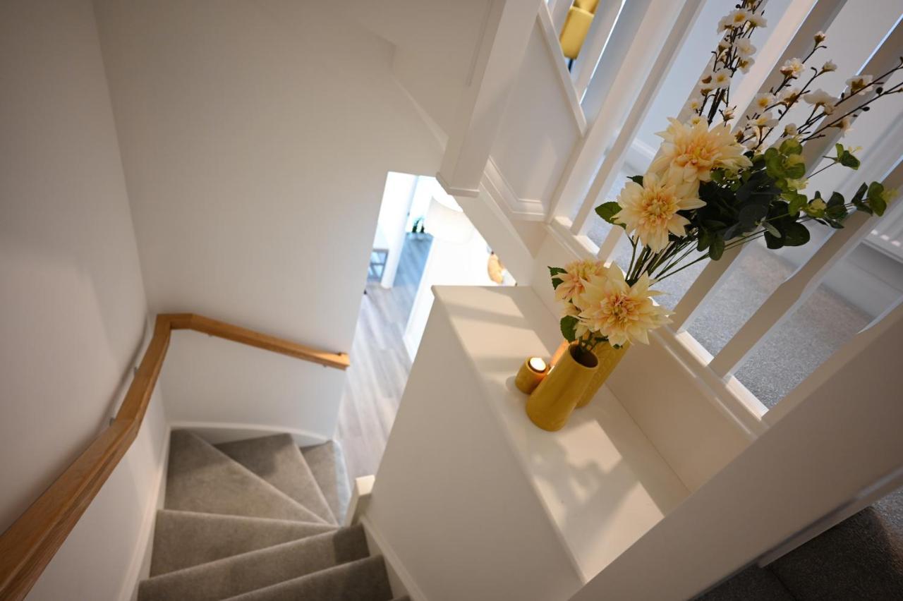 Luxury 4 Bed House With Gated Parking In The Heart Of Birmingham! Apartment Bagian luar foto